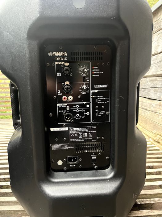 Set 2 Boxe Active Yamaha DBR15, 1000W, 132dB (Stative Incluse)
