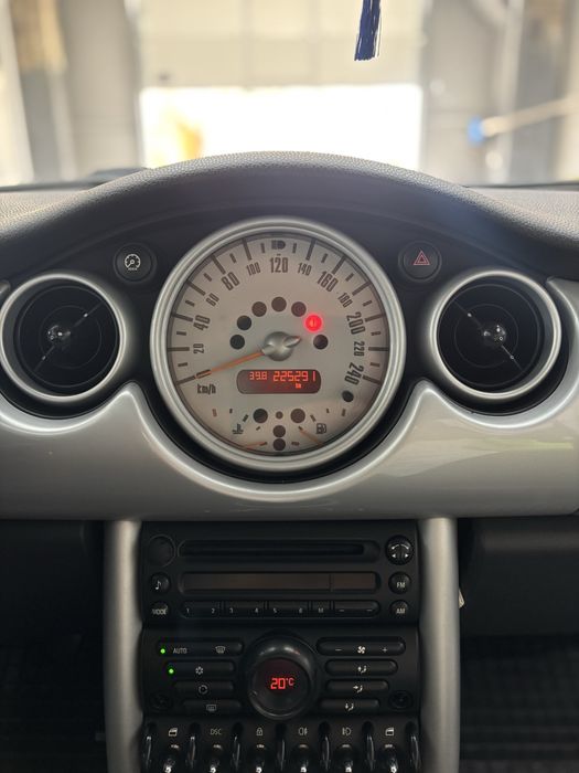 MINI COOPER 1.6 benzina 2004 clima stare foarte buna