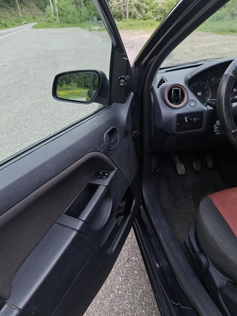 Ford Fiesta  /Autoturism ,full electric, ,AC,stare impecabila