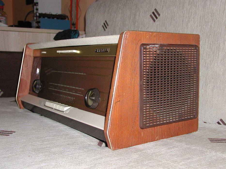 radioreceptor cu tuburi electronice (lampi) marca Philips
