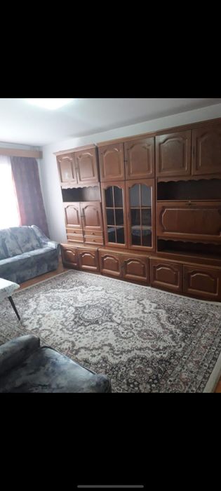 Închiriez apartament