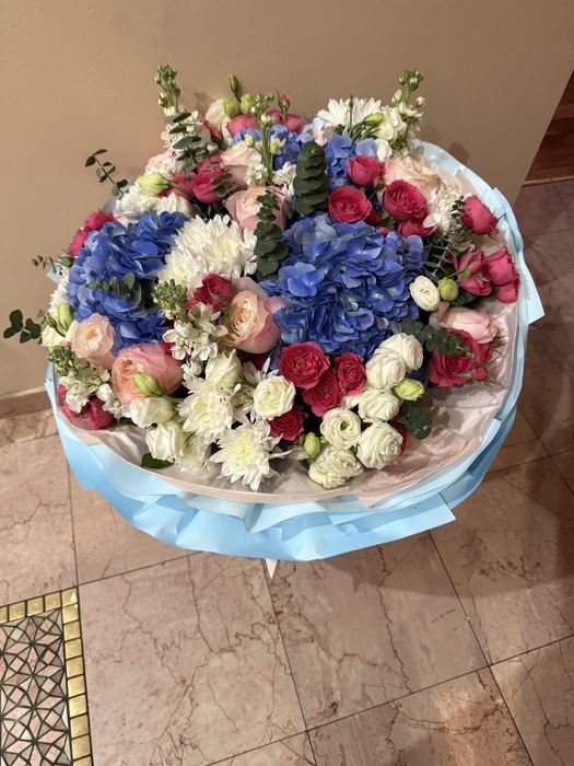 Продам букет цветов срочно