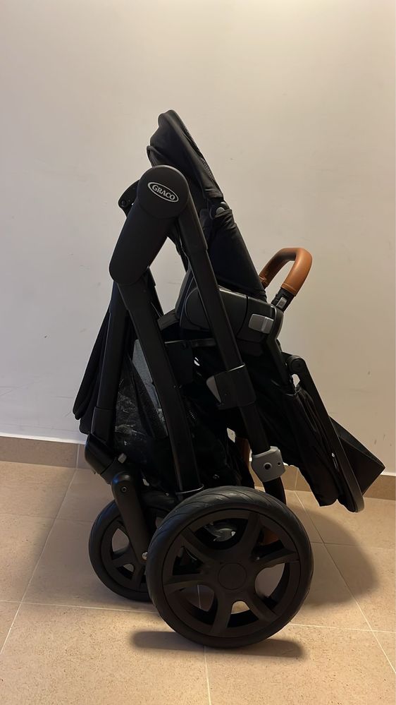 Cărucior Graco Near2Me Elite Noir+Scoica Graco SnugEssentials, i-Size