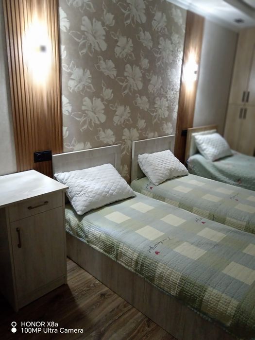 Сдается комната с хозяйкой 1 девушке студентке, русско говорящий.