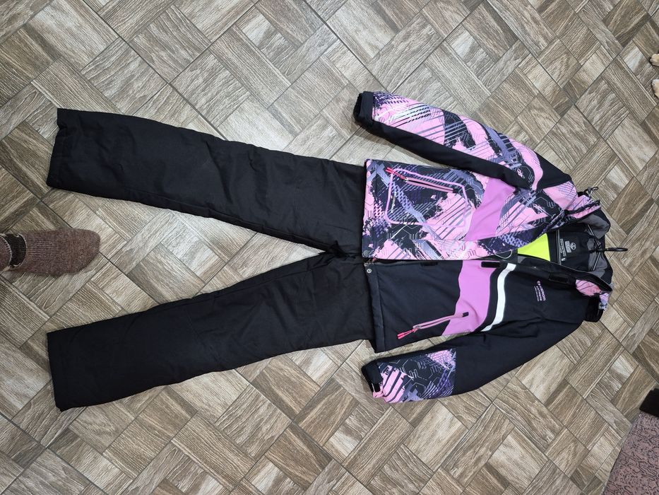 Лыжный костюм продам