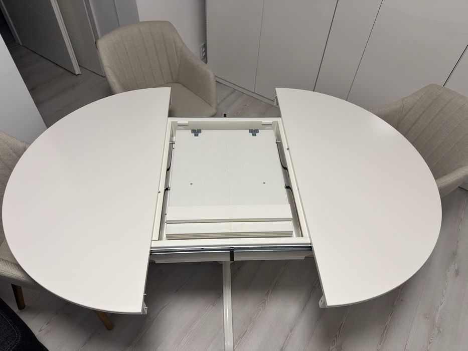 De vanzare masa Ikea + 4 scaune
