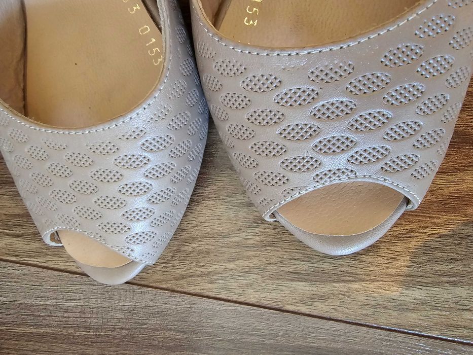 Елегантни сандали , номер 37