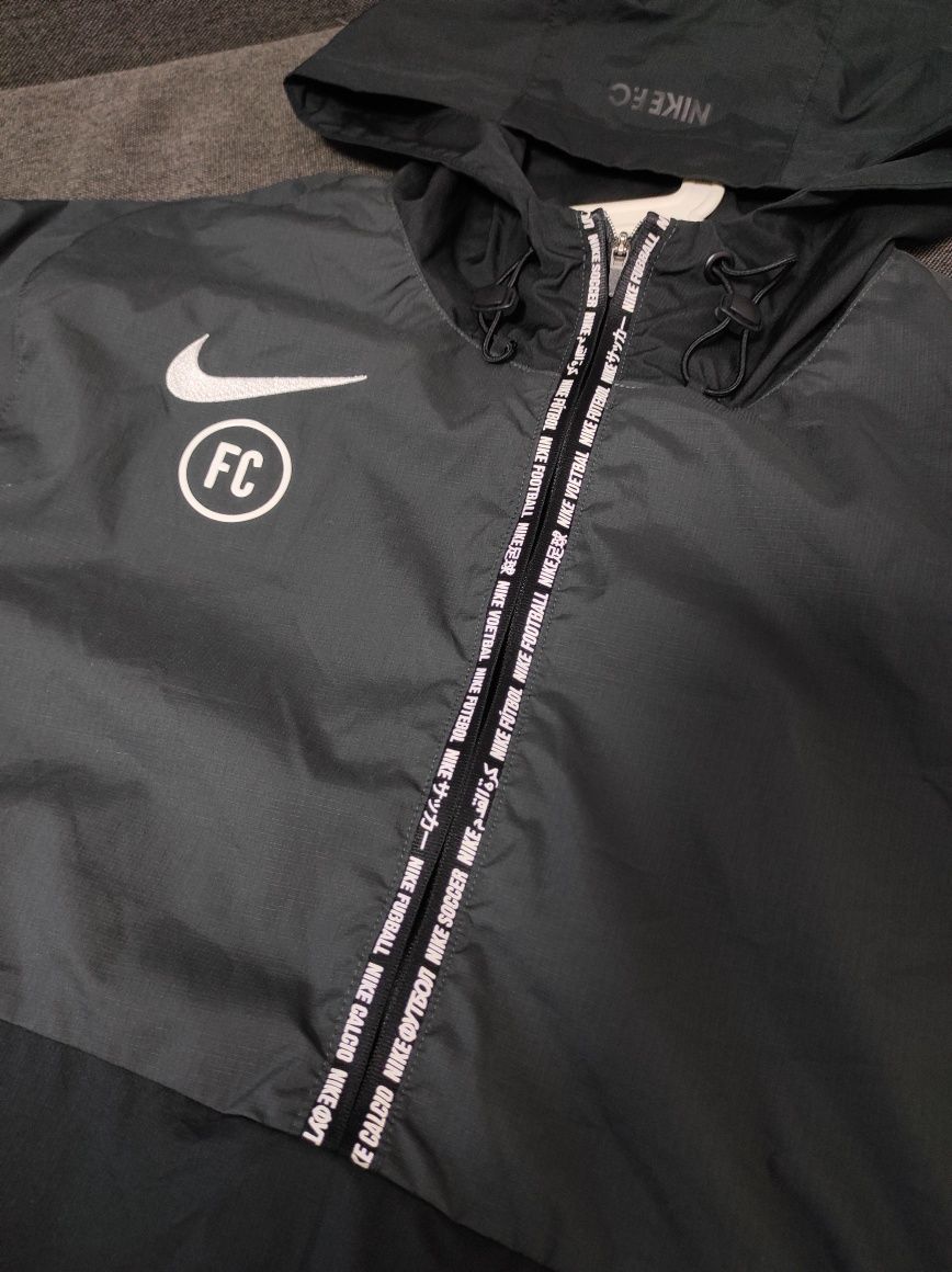 Мъжка ветровка Nike (Оригинал)