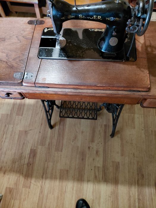 Mașina de cusut Singer