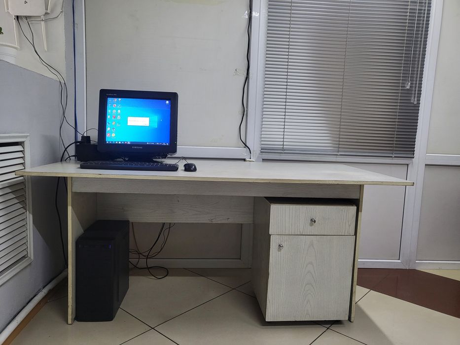 Стол офисный компьютерный