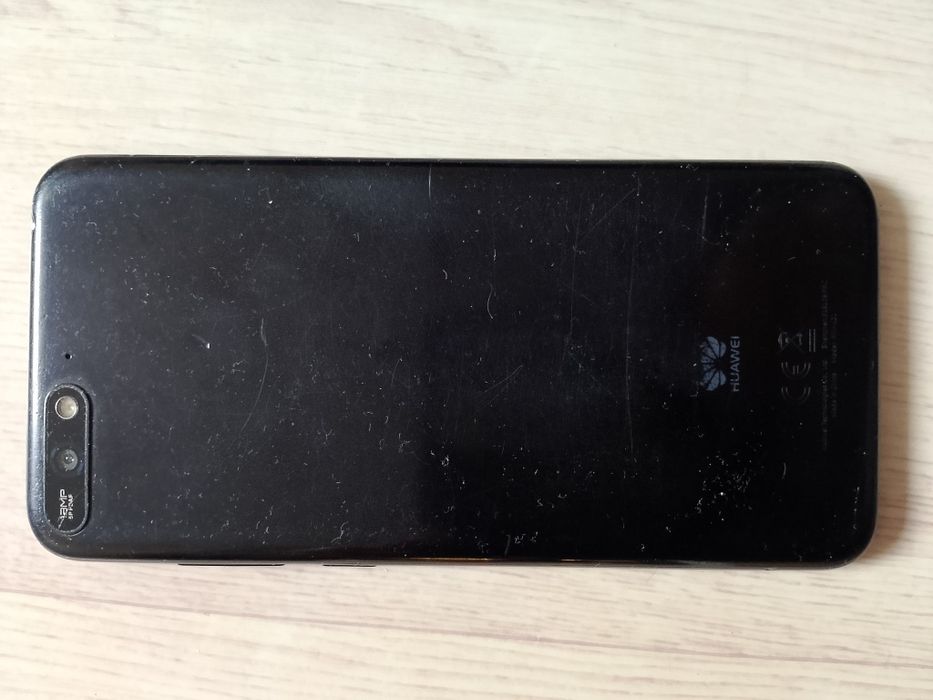 Продам смартфон  Huawei Y6