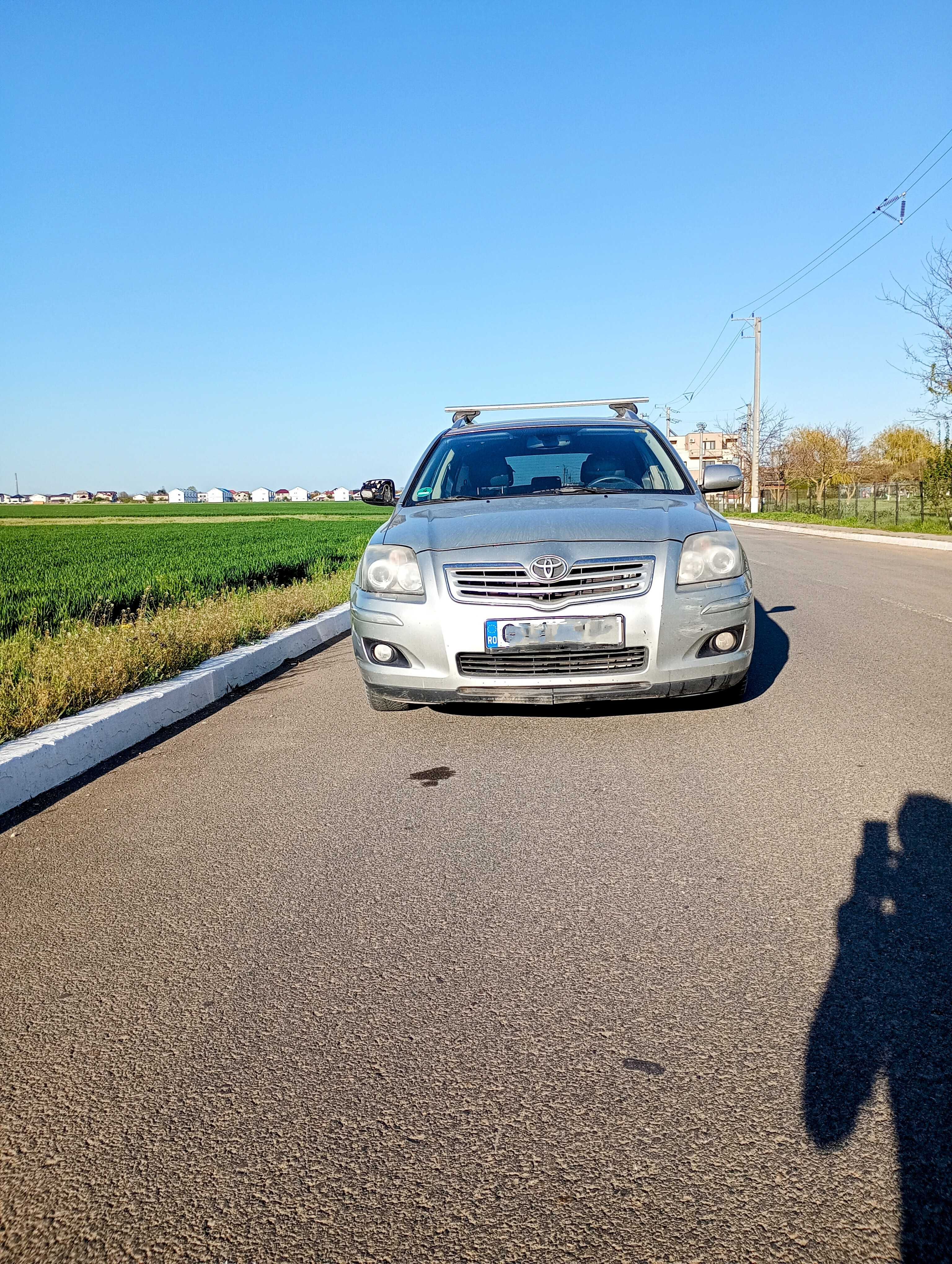 Vând Toyota avensis second hand