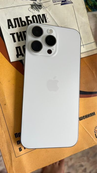 Продаю айфон  оригинал 16 про макс