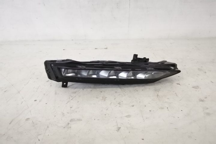 Скода Суперб / Skoda Superb Оригинален авариран ляв LED дневен светлин