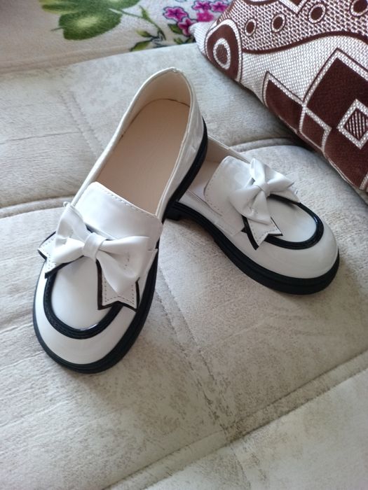 Продам туфли, Кроссовки