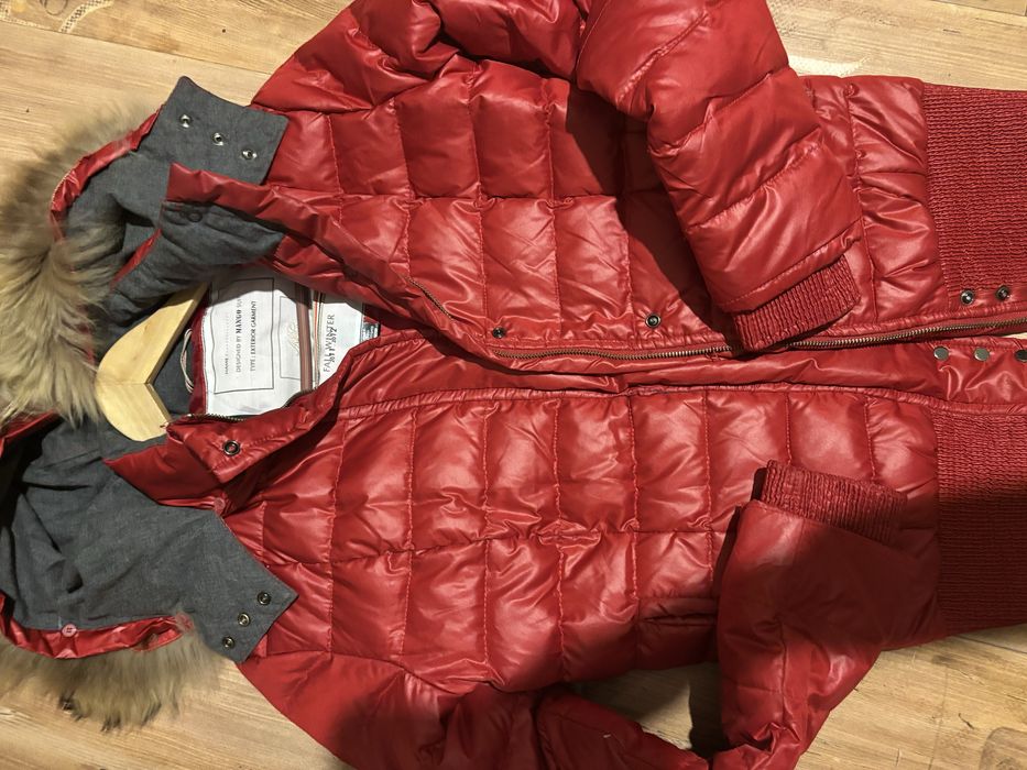 Тъмно червено яке пук