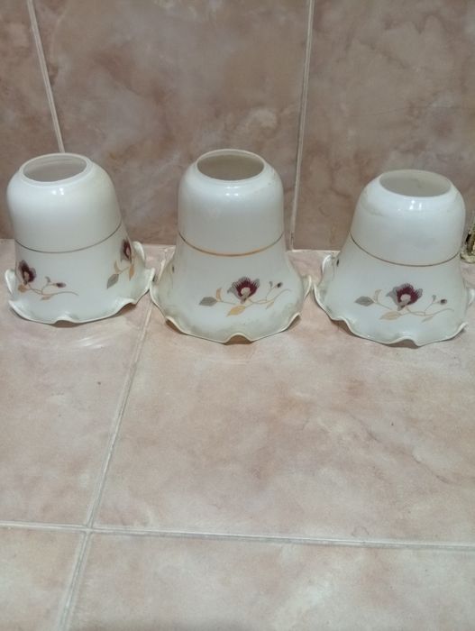 Продам плафон люстру. 50 000 сум