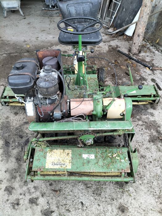 Vând cositoare pe tamburi.