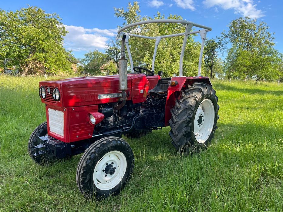 Tractor universal 445
