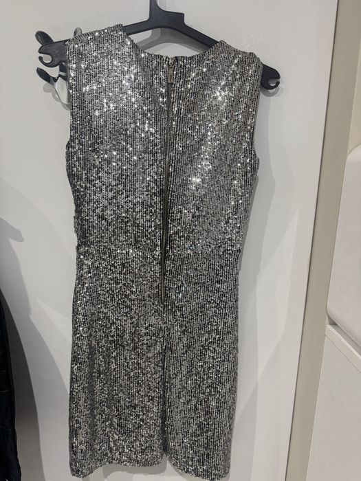 Рокля с пайети