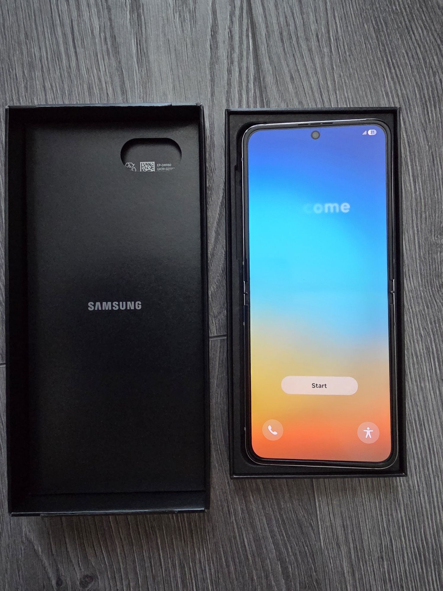 Samsung Galaxy Z Flip 5, 8GB RAM, 512GB, 5G, eSIM, Mint