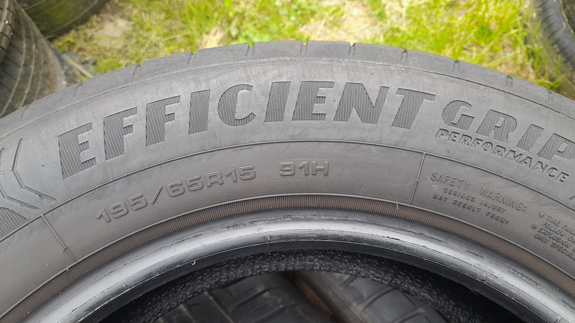 Vand 4 anvelope de vara 195 65 r15 GOODYEAR și DUNLOP foarte bune