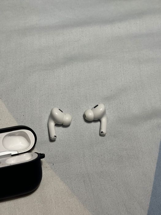 Продавам AirPods Pro 2