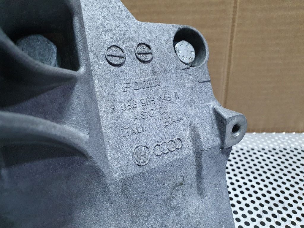 Suport accesorii motor  VOLKSWAGEN GOLF V 1K1 2003 - 2009 2.0 TDI 16V BKD  03G903143A