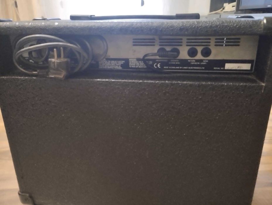 Продавам LANEY -апаратура/кубе/ за бас китара