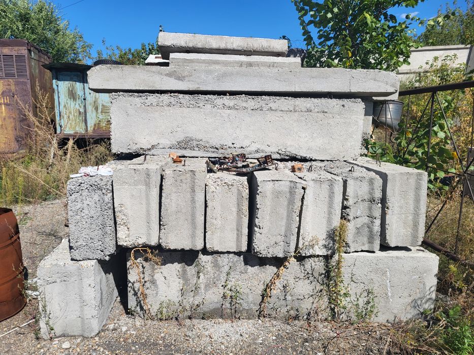 Продам Блоки, плиты,стеновые панели,перемычки,ступени
