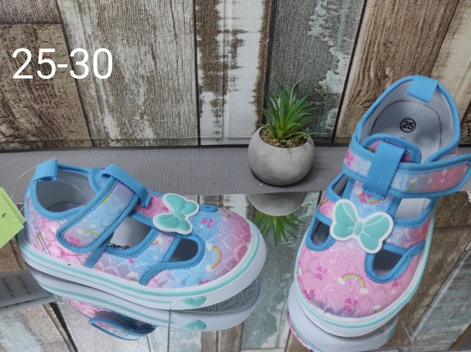 Пантофи - момиче