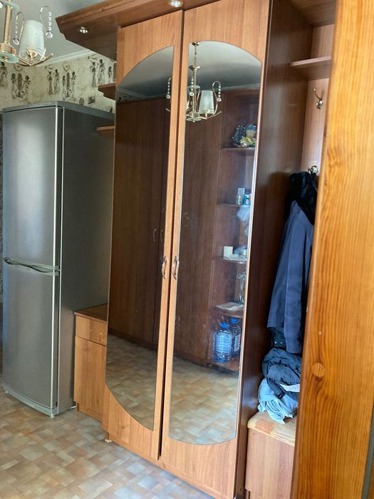 Продам шкаф в прихожую