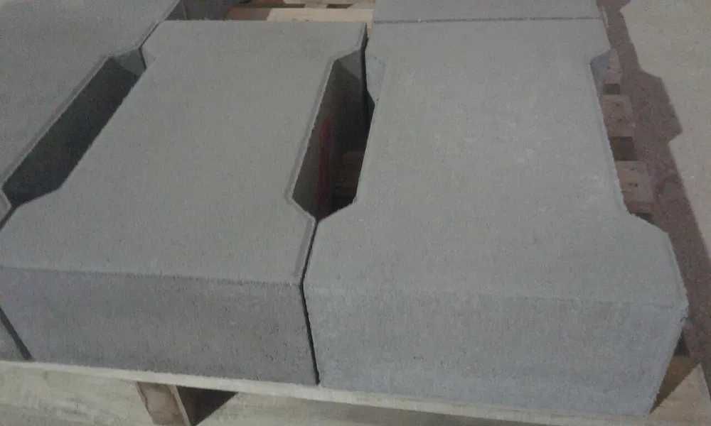 Capace rigole rutiere. Rigole rutiere r3. Boltari fundatie