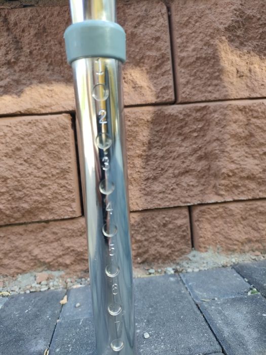 Cadru aluminiu foarte ușor .stare foarte buna.reglabil inaltime