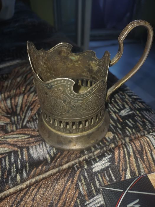 Vând pentru cine este in teresat este forte vechie