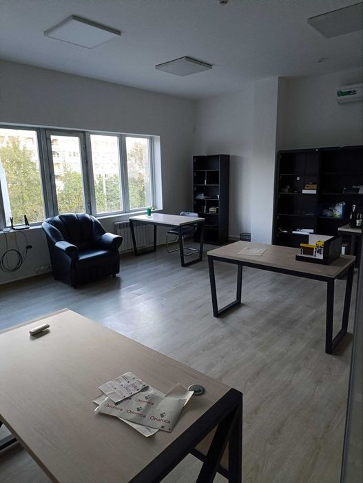 Сдается офис на м.Ойбек 100 м2  3 комнаты, 3 этаж