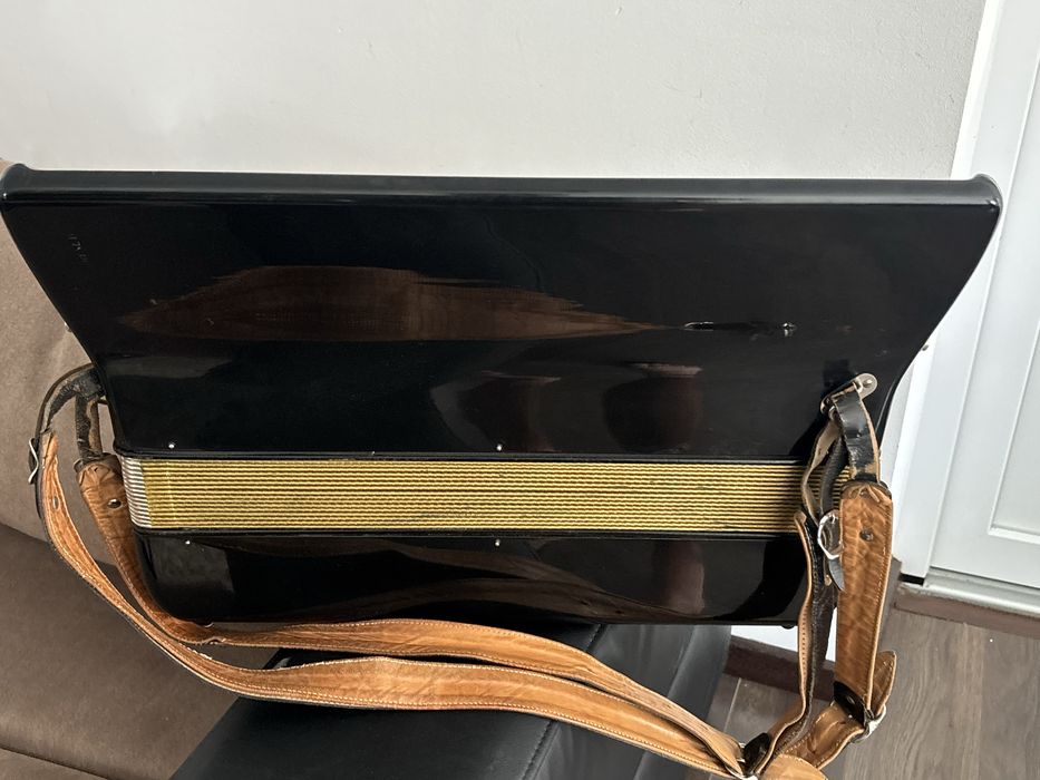 Acordeon Hohner Concerto 4 cu 120 de basi