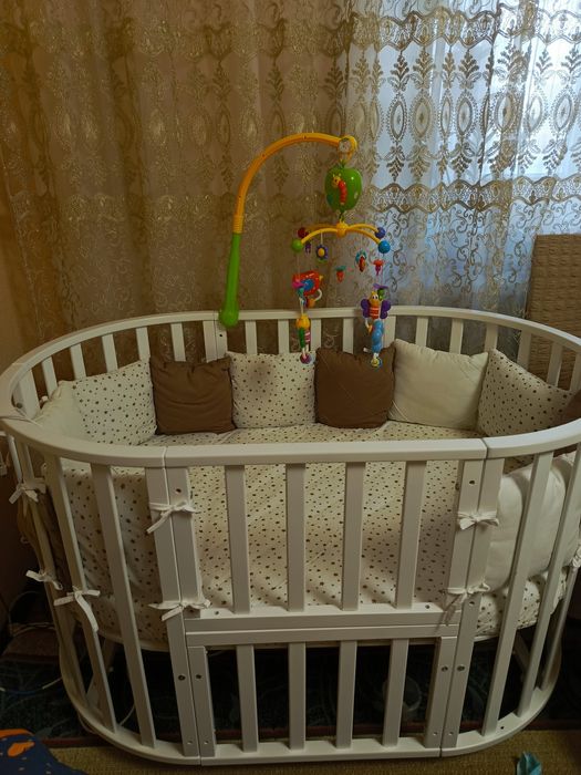 Продам кровать трансформер с артопедическим матрасом Круглая кроватка