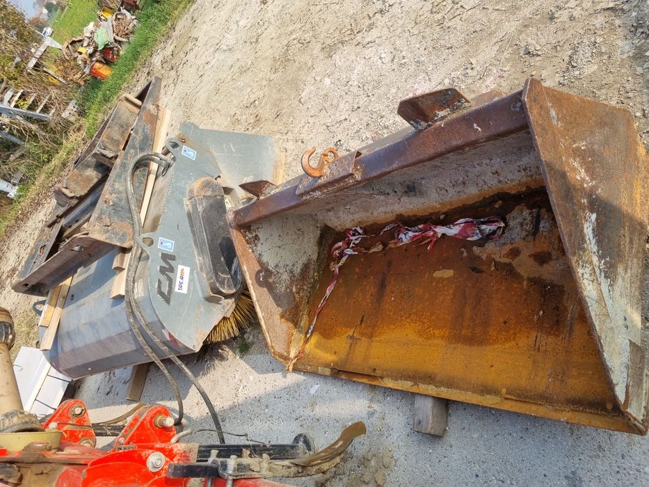 Mini încărcător Komatshu