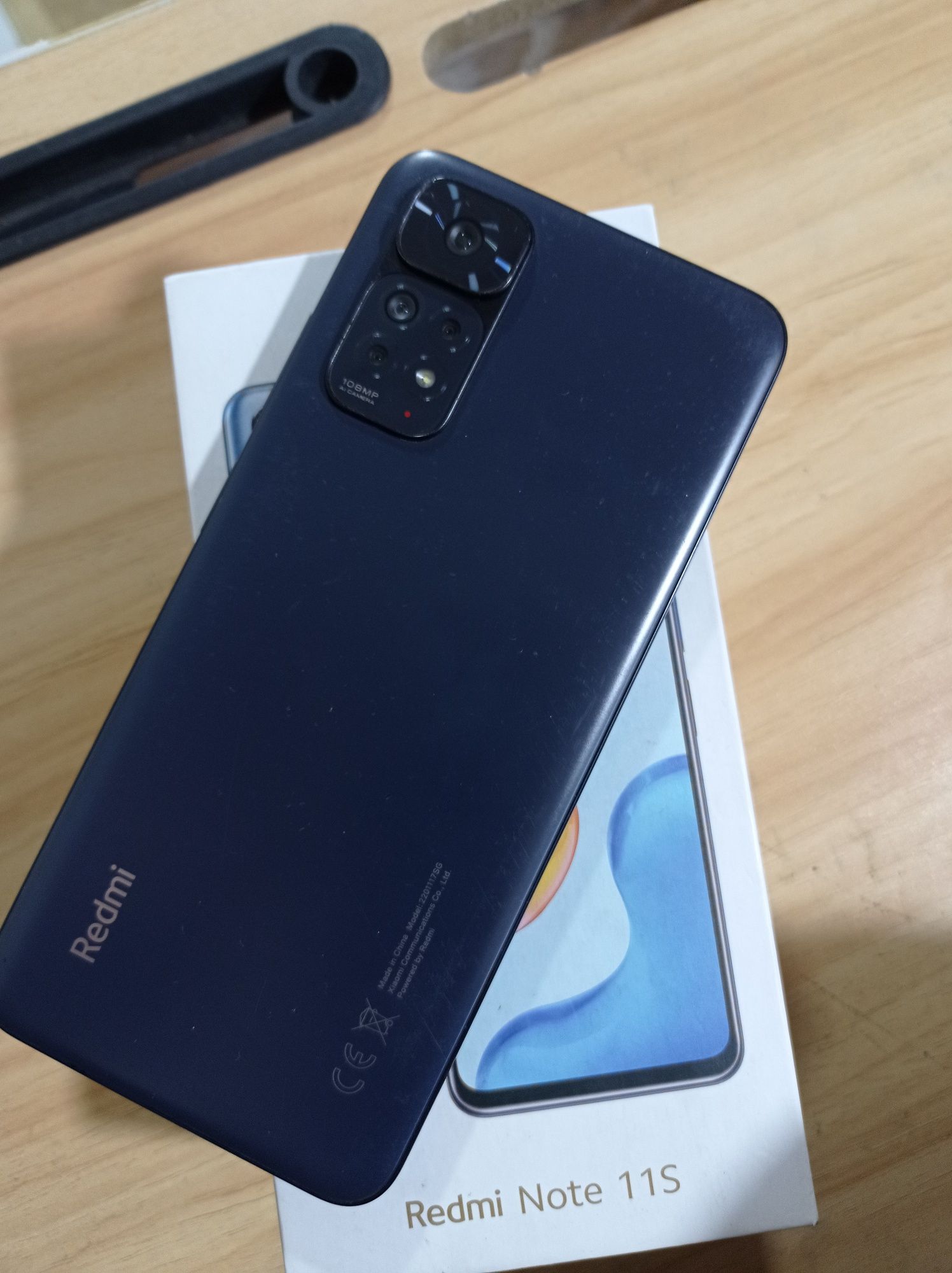 Redmi Not 11 S 128/8 rangi qora. Karopka hamma narsasi bor