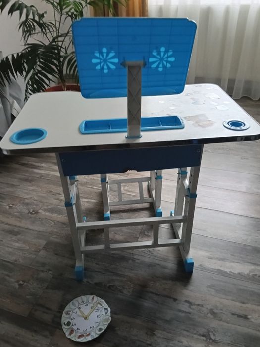 Vind birou copii puțin uzat