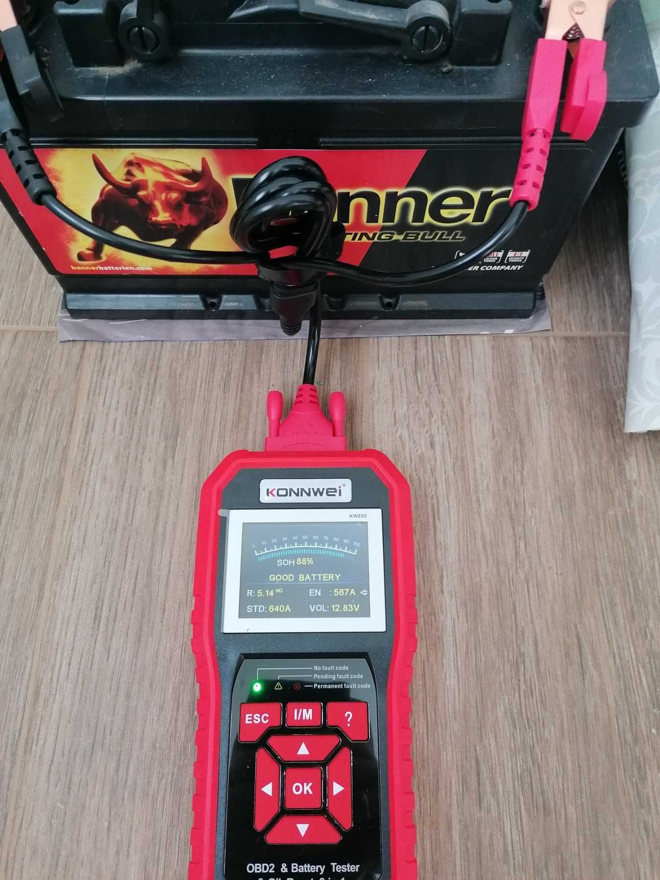 авто диагностика  + акумулаторKONNWEI KW890