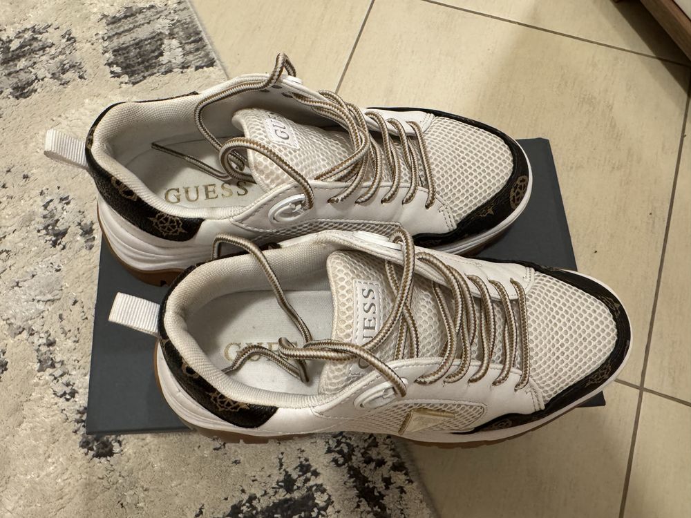 ОБувки GUESS оригинални