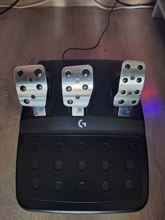 Volan Logitech G923 TRUEFORCE + Pedale + Schimbator (Stare perfecta)