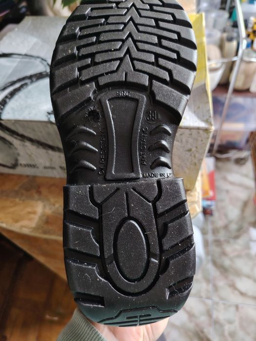 Bocanci safety dama, inalti pana peste glezne, noi, in cutia originala