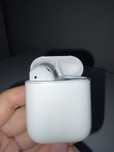 Продаю Airpods 1 с одним наушником и кейсом