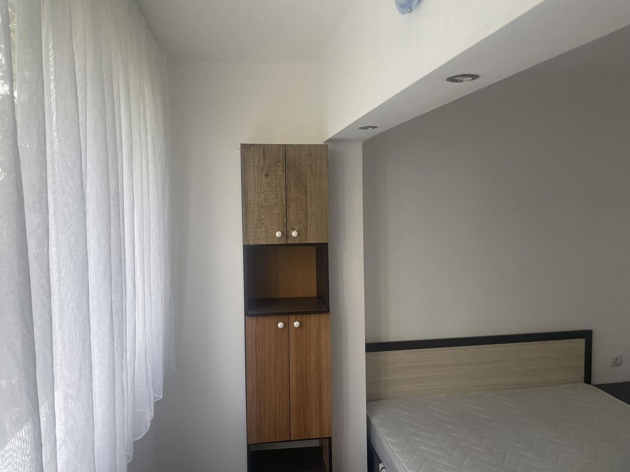 Дава се под наем Двустаен апартамент в Бургас, Изгрев - 47 кв.м за 425 € - Снимка #2