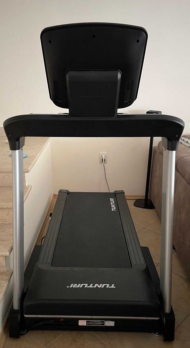 Бягаща пътека TUNTURI FitRun 90i Pro, Мотор 3.5 к.с., Bluetooth