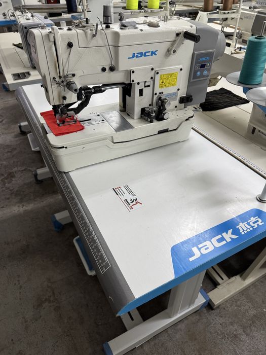 Masina cusut butoniere JACK