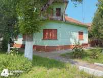 Casa 4 camere în Ineu str.Octavian Goga, teren 1079 mp pe colț